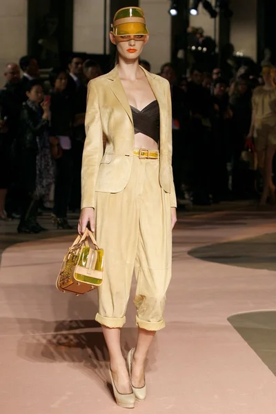 Look 2